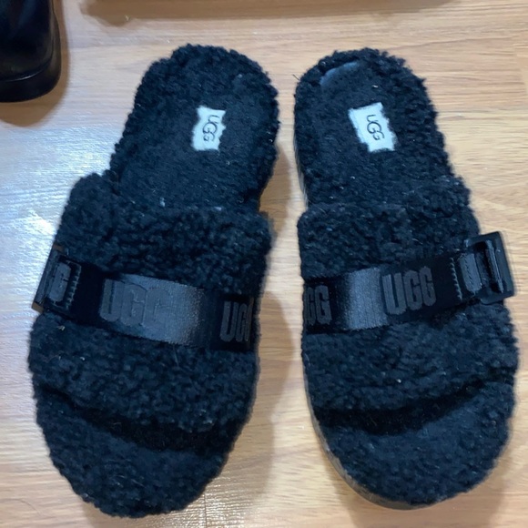 UGG slides (slip on) - Picture 1 of 8